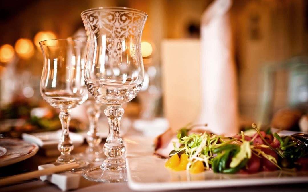 Choosing Hand-Blown Glassware in Missoula, MT for Unique Table Settings and Events